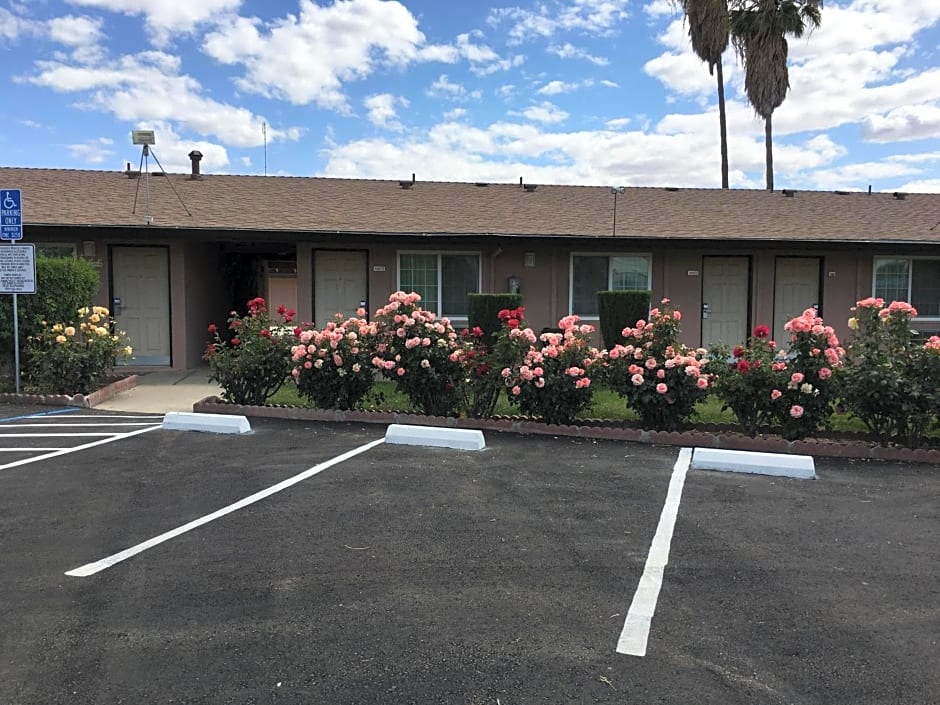 Maple Inn and Suites Los Banos