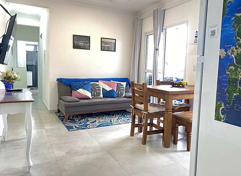 Espaço prático e clean 700 mts praia