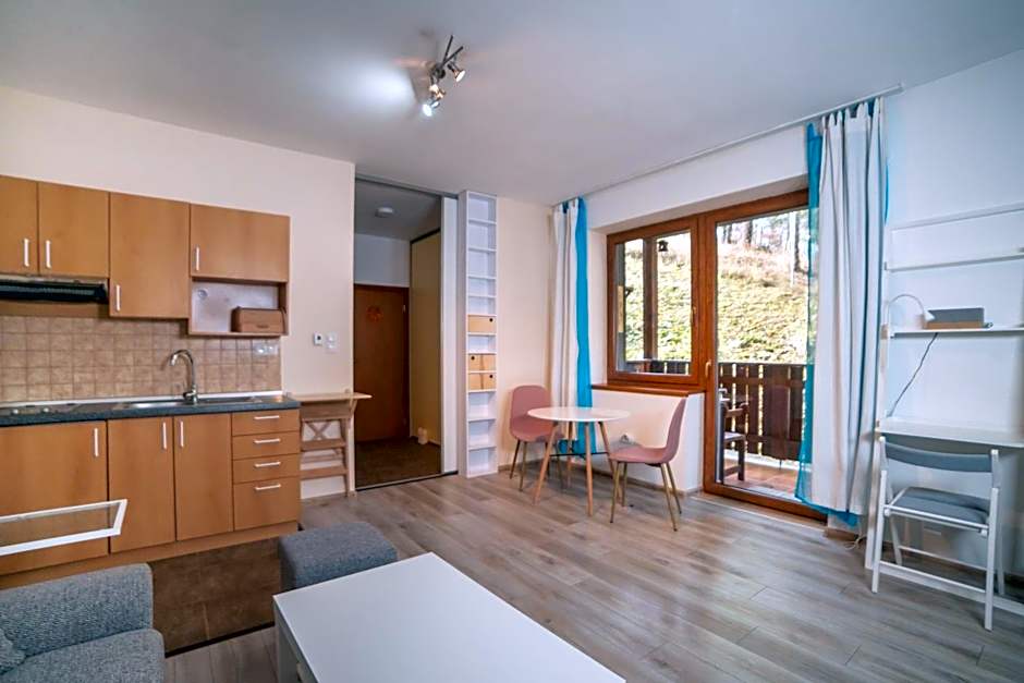 Fatrapark 2 Apartments House