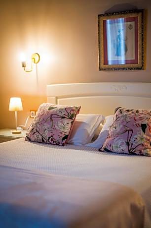 Triple Room with Spa Access and parking