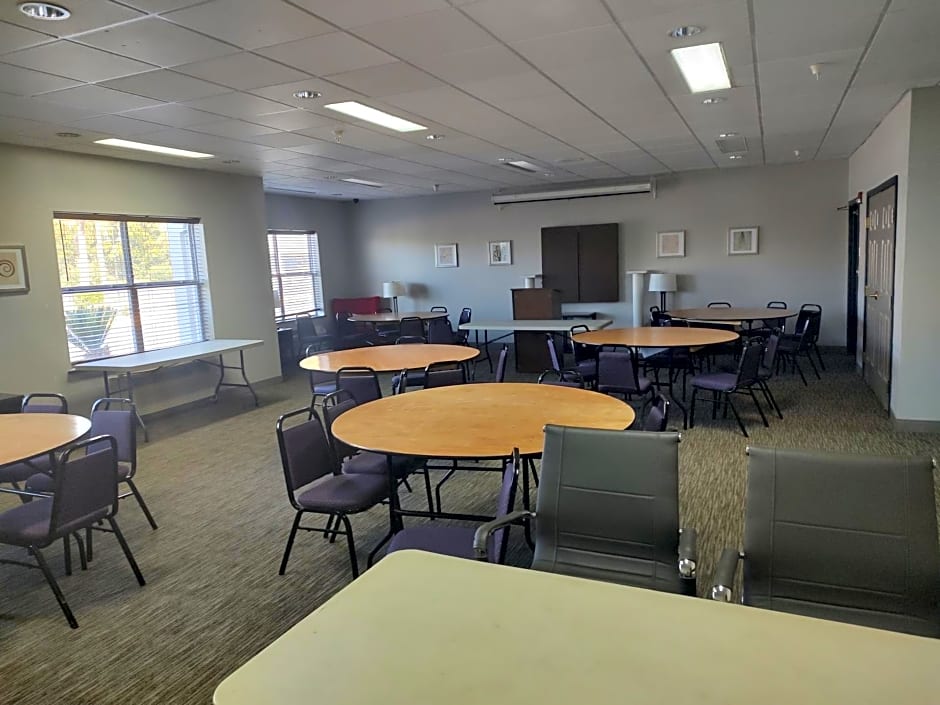Country Inn & Suites by Radisson, Hinesville, GA