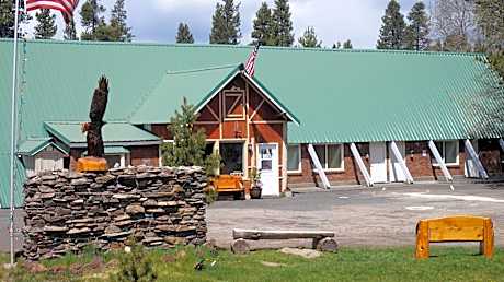 Eagle Crater Lake Inn