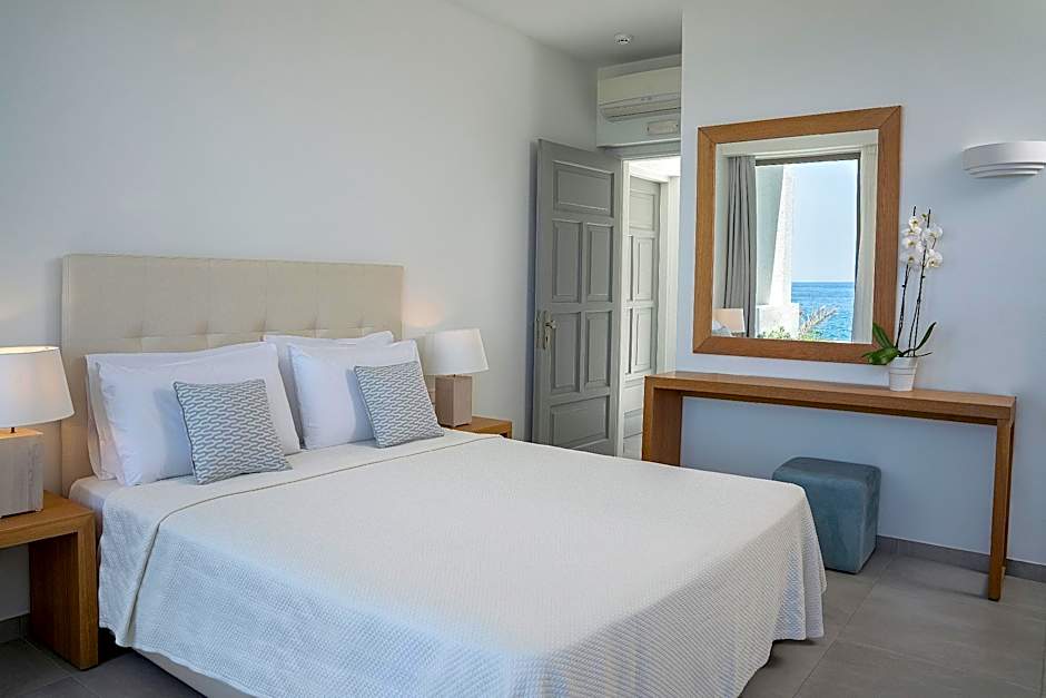 Photo 1 of 4 of Seafront Deluxe Room