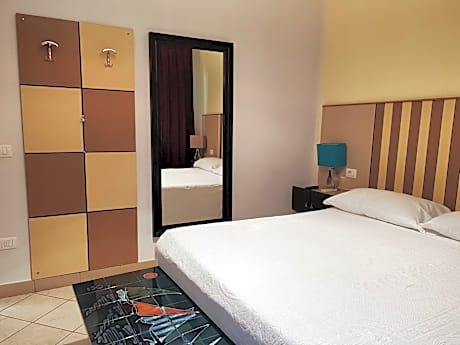 One-Bedroom Apartment with Balcony