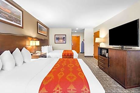 2 Queen Beds  Non-Smoking Pet Friendly Room Flat Screen Television Microwave And Refrigerator High S