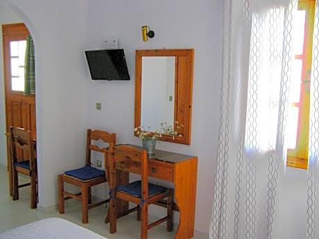 Standard Studio with Two Single Beds