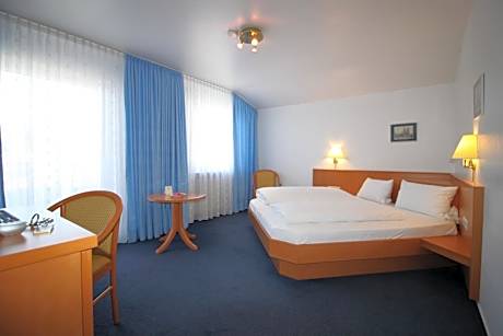 Double Room with Balcony and Sea View