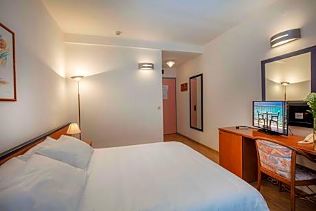 Superior Double Room with Balcony and Extra Bed