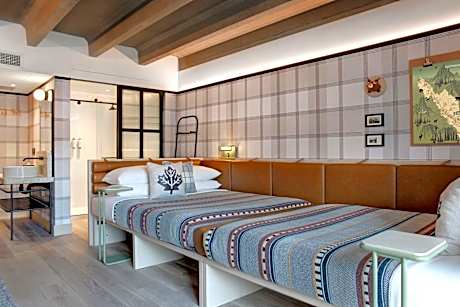 Queen Room with Two Queen Beds and Balcony