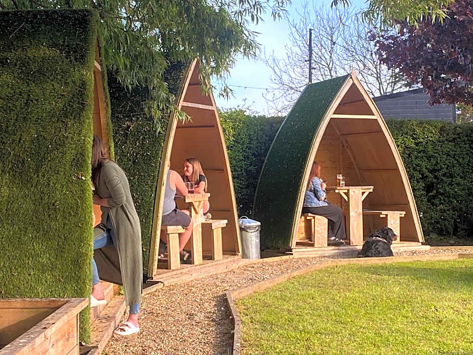 Black Bull Retreat, Barmston with Private Hot Tubs