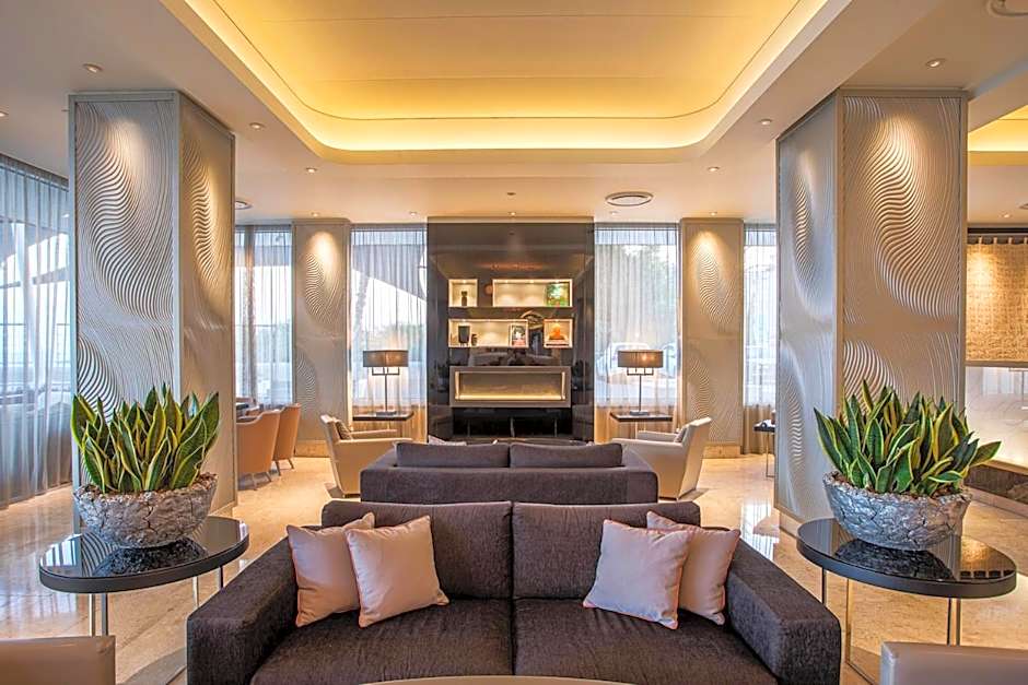 Crowne Plaza Limassol By IHG