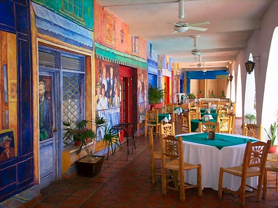 Hotel Hacienda Bugambilias