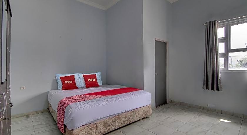 OYO 92806 Penginapan Geby Syariah