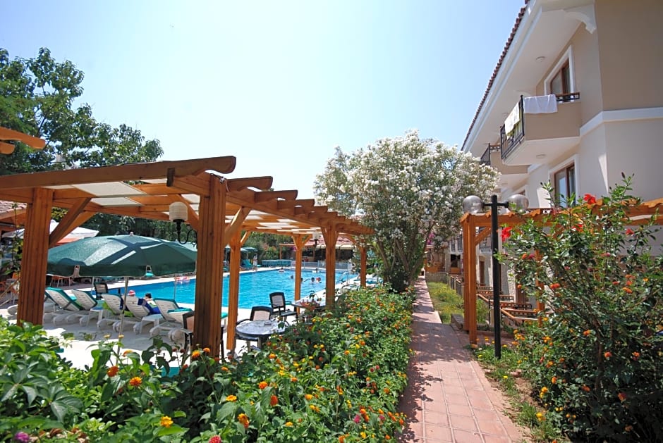 Perdikia Beach Hotel