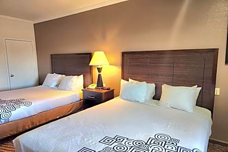 Queen Room with Two Queen Beds - Smoking