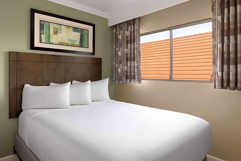 Travelodge by Wyndham Monterey Bay