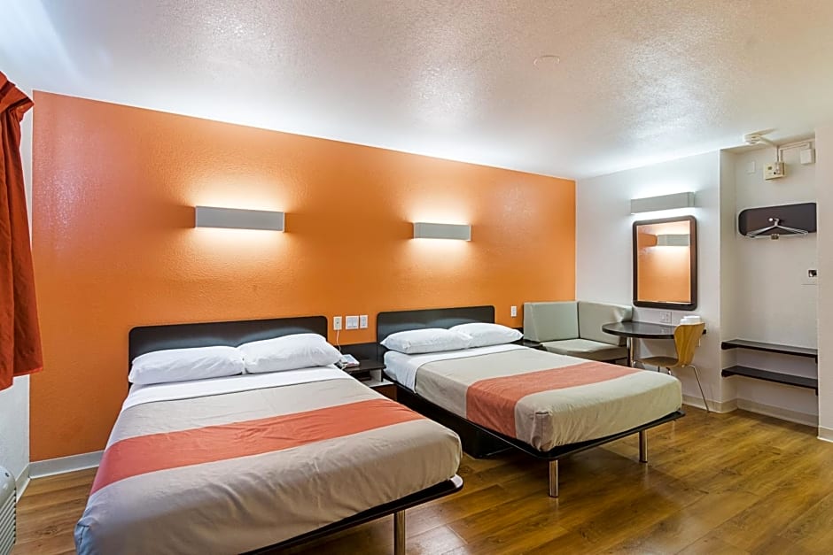 Motel 6-Villa Park, IL - Chicago West