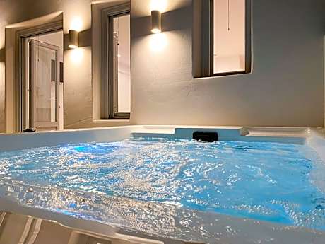 Nohēme Luxury Suites