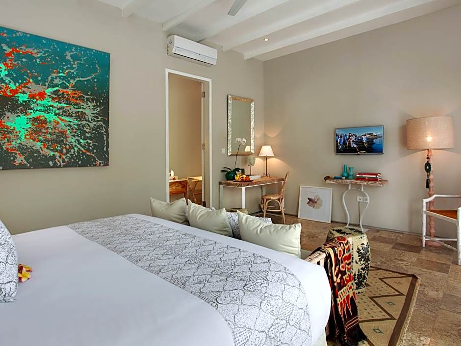 Room & Vespa Suite 4