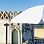 White 1903 - Rooftop Pool & Luxury Rooms
