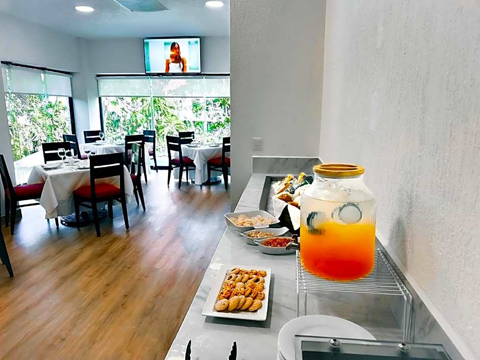 HS HOTSSON Hotel Tampico