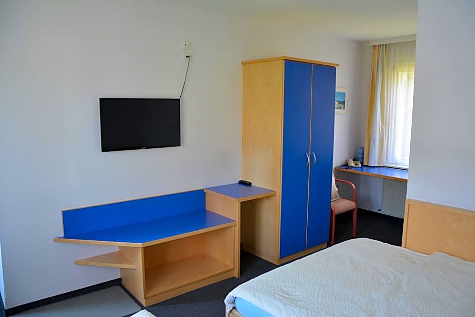 Photo 1 of 5 of Double Room