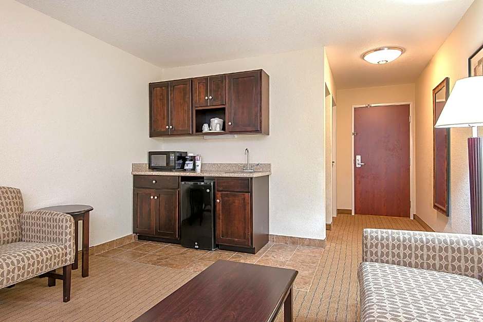Holiday Inn Express and Suites Lafayette East By IHG