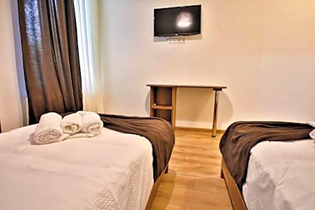 Twin Room with Shower