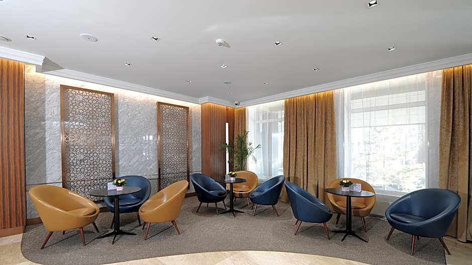 Kempinski Hotel Khan Palace