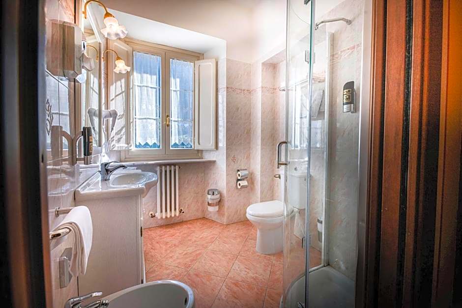 Park Hotel Regina - with air-condition and pool