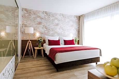 Deluxe Suite with Balcony