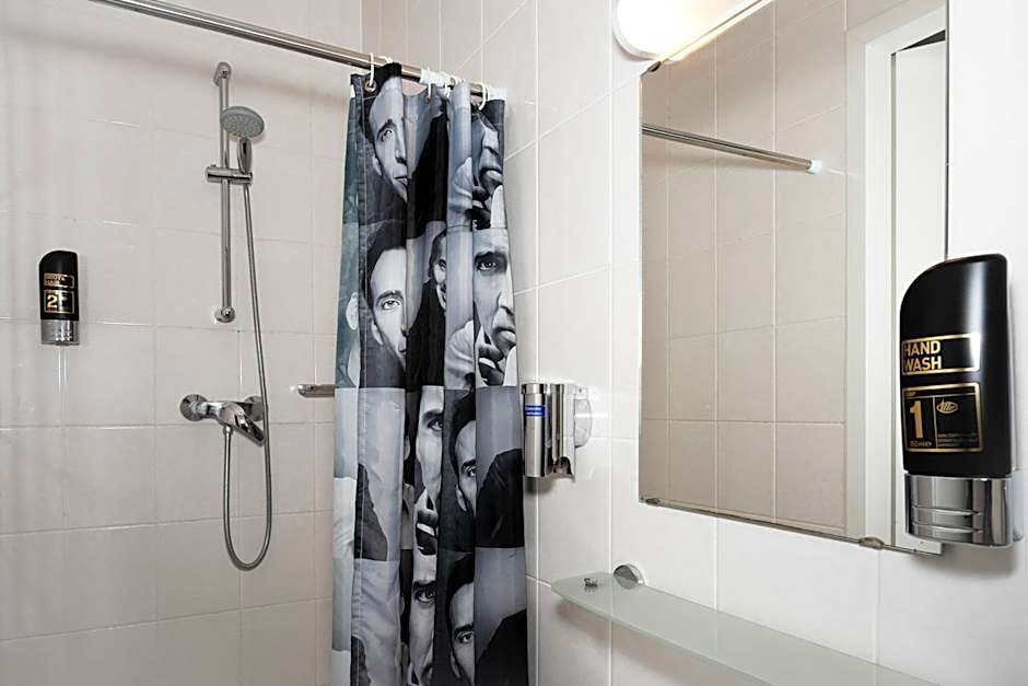 Amsterdam Teleport Hotel