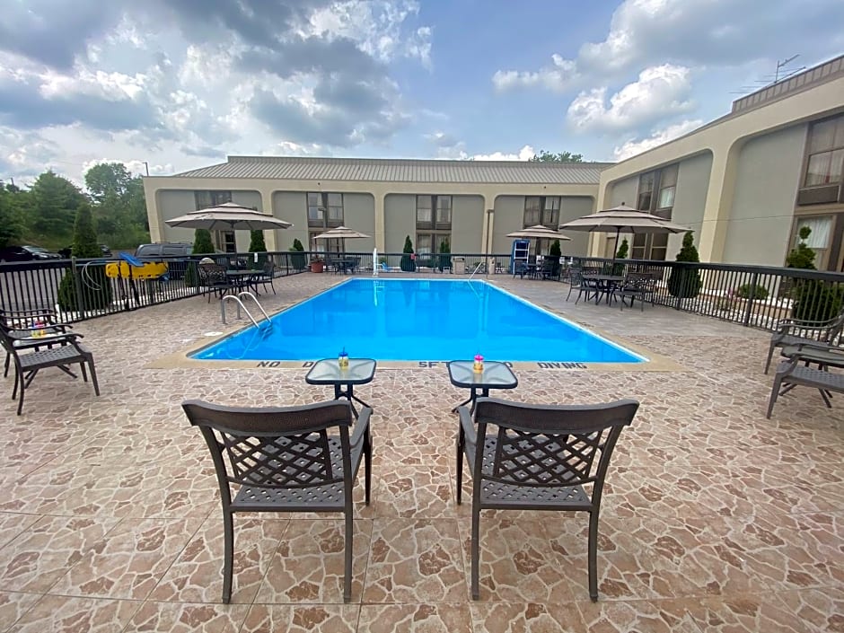 Clarion Inn And Suites Grand Rapids