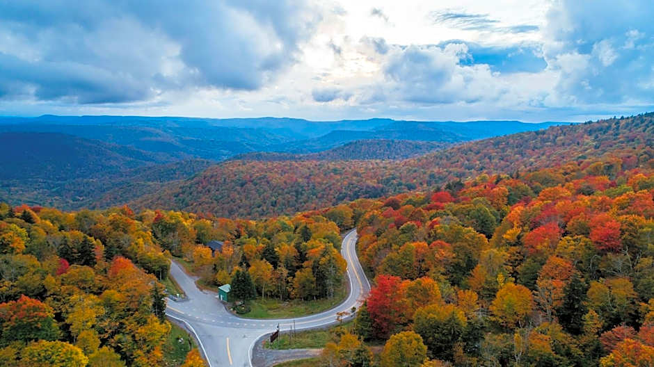 Allegheny Spring 239 KING, bed/Ski-In, Out/Pool & Hot Tub