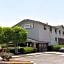 Coastal Inn & Suites