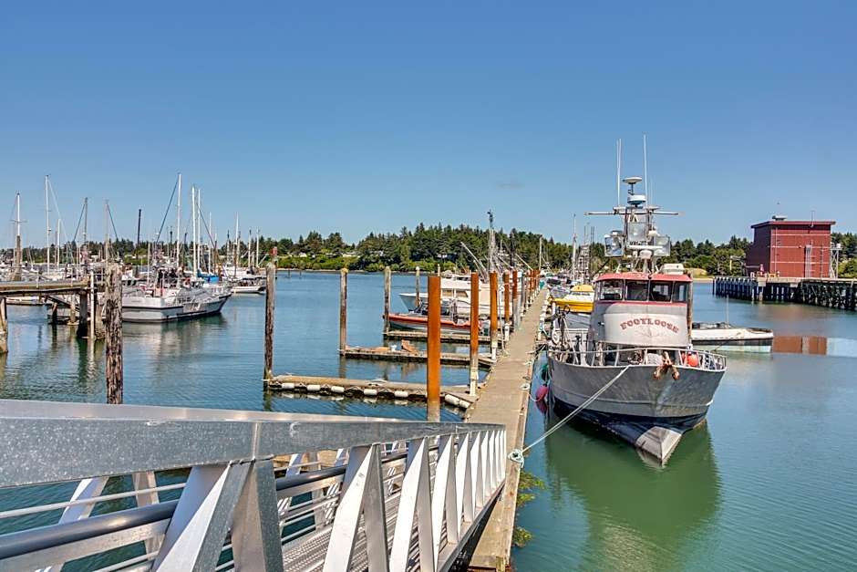 Cozy Coos Bay Retreat with On-Site Creek and Fishing!