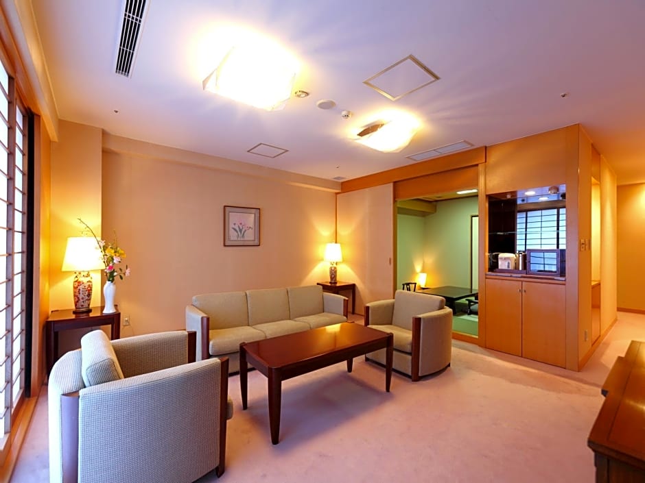 Hotel Parens Onoya