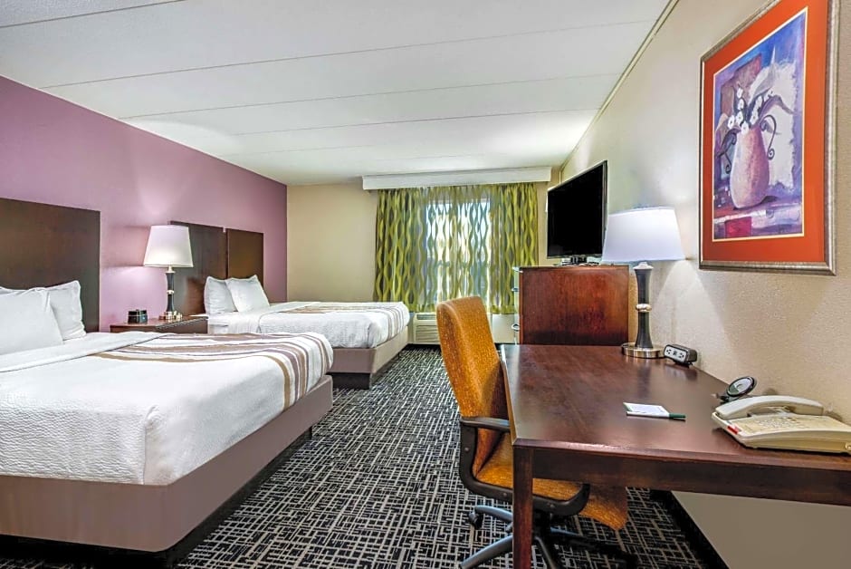 La Quinta Inn & Suites by Wyndham Lexington Park