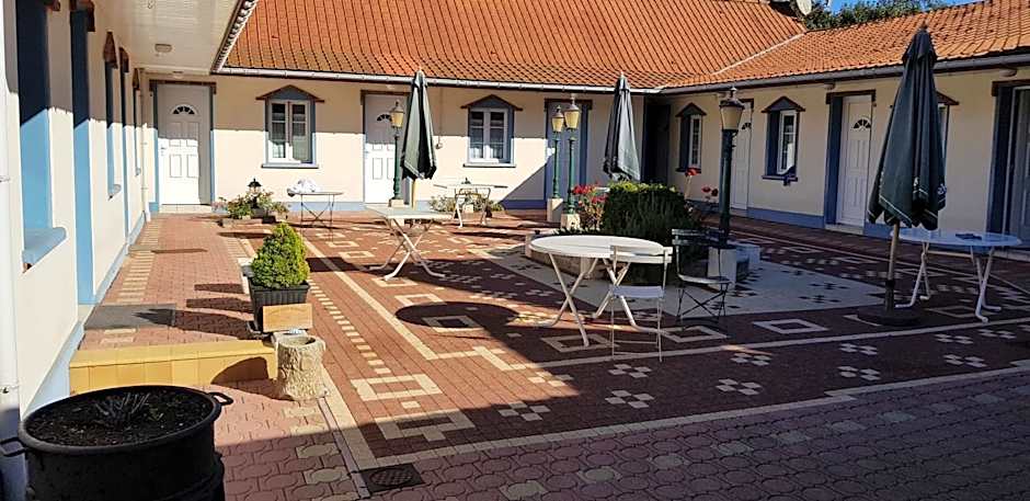 LOGIS - Hotel & restaurant "L'envie des mets"