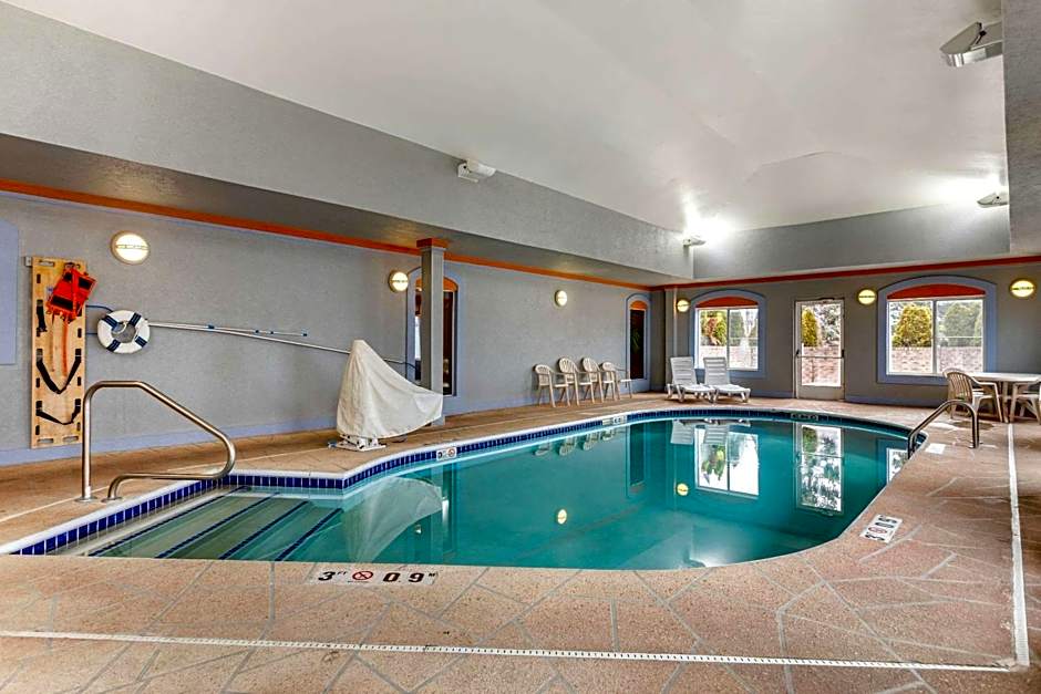 Comfort Suites