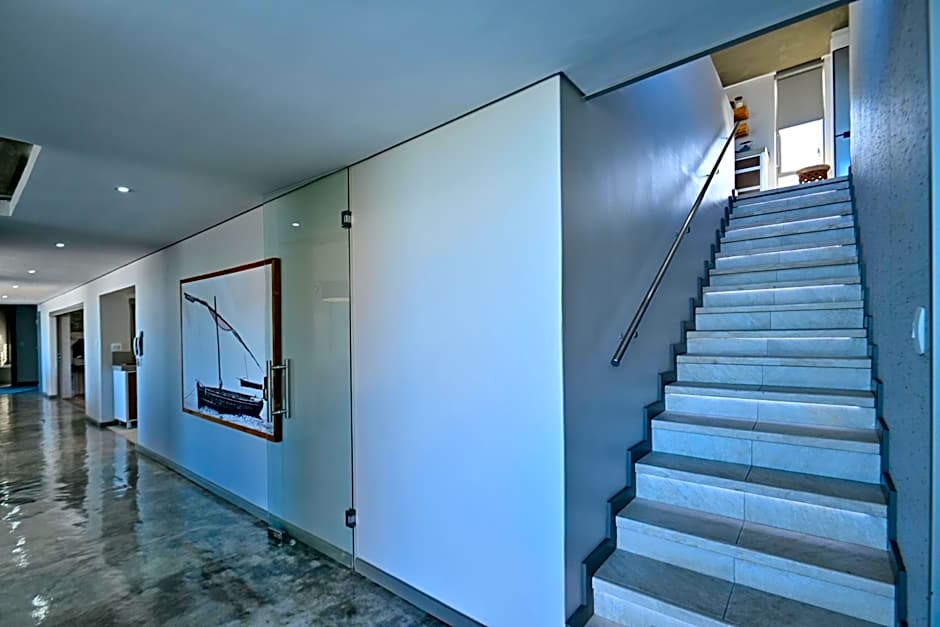 At Last Glentana Beach Manor