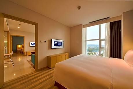 Two-Bedroom Suite with Two King Beds