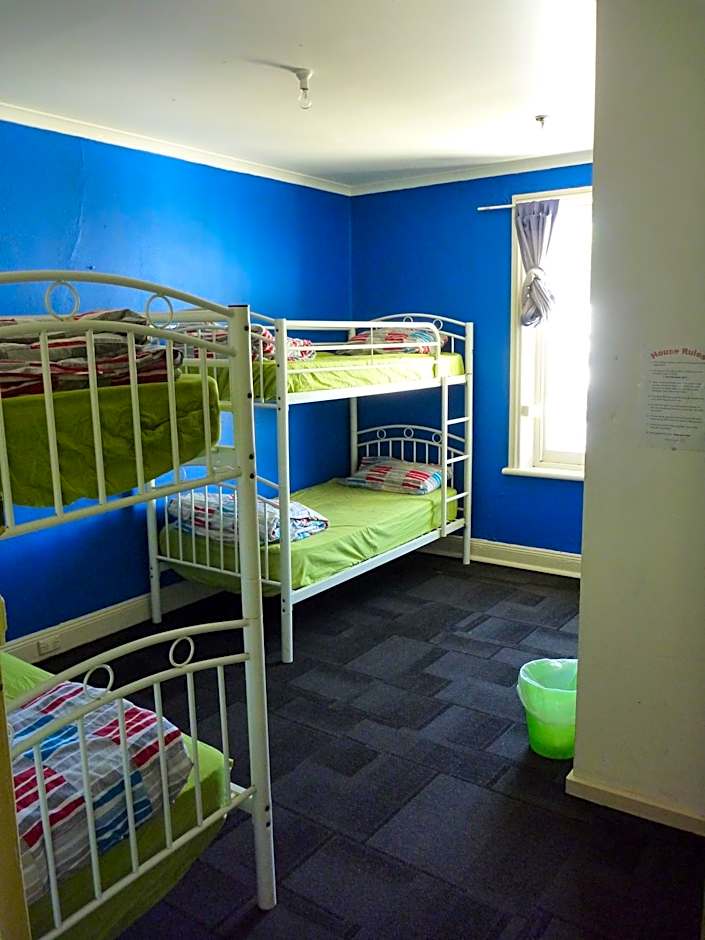 Adelaide Travellers Inn Backpackers Hostel