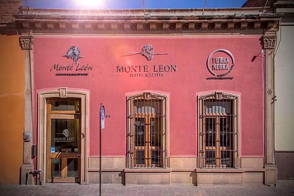 Monte Leon Hotel Boutique & Galeria