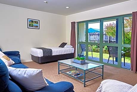 Two-Bedroom Apartment with Spa Bath