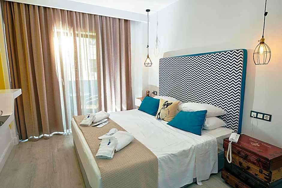 Blue Bottle Boutique Hotel