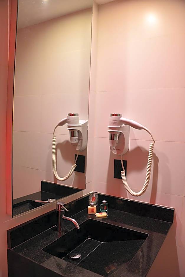 Six Hotel Guadalajara Expiatorio