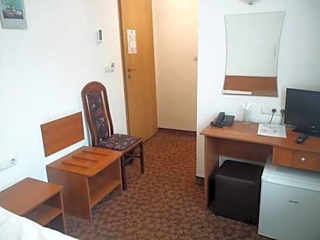 Single Room - No Balcony and Inner Yard View