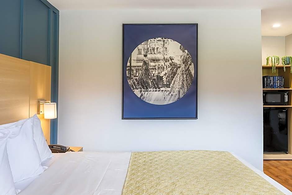 Ardsley Acres Hotel Court