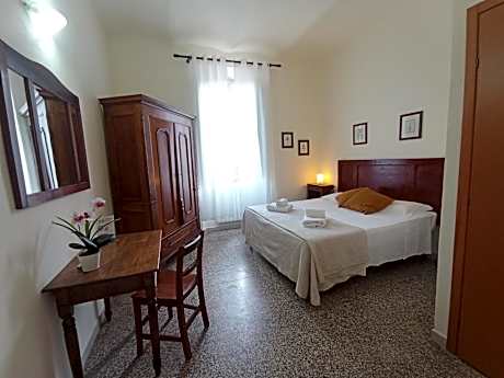 Triple Room with Bathroom